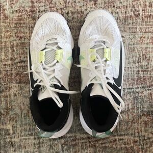 Nike Giannis Basketball Shoes Size 7